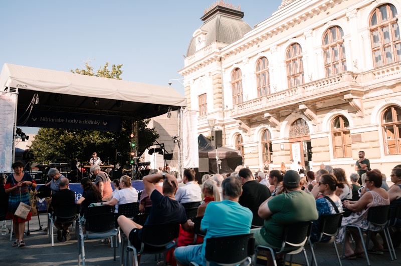 Bielo-čierny koncert pod nitrianskym nebom 2026