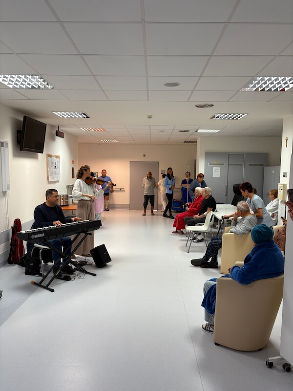 Koncert pre seniorov v nemocnici