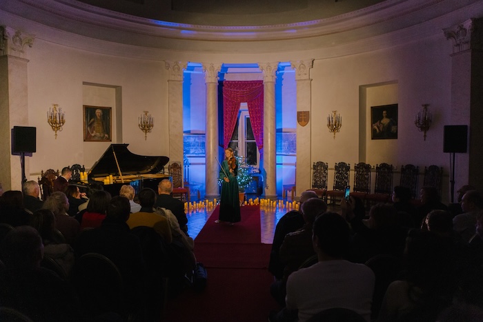 Huslistka Victoria Linnen na Vianočnom koncerte